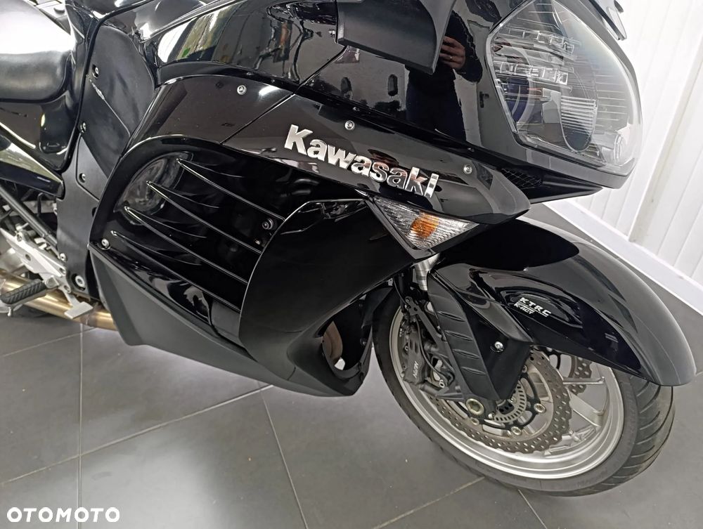 Kawasaki GTR - 16