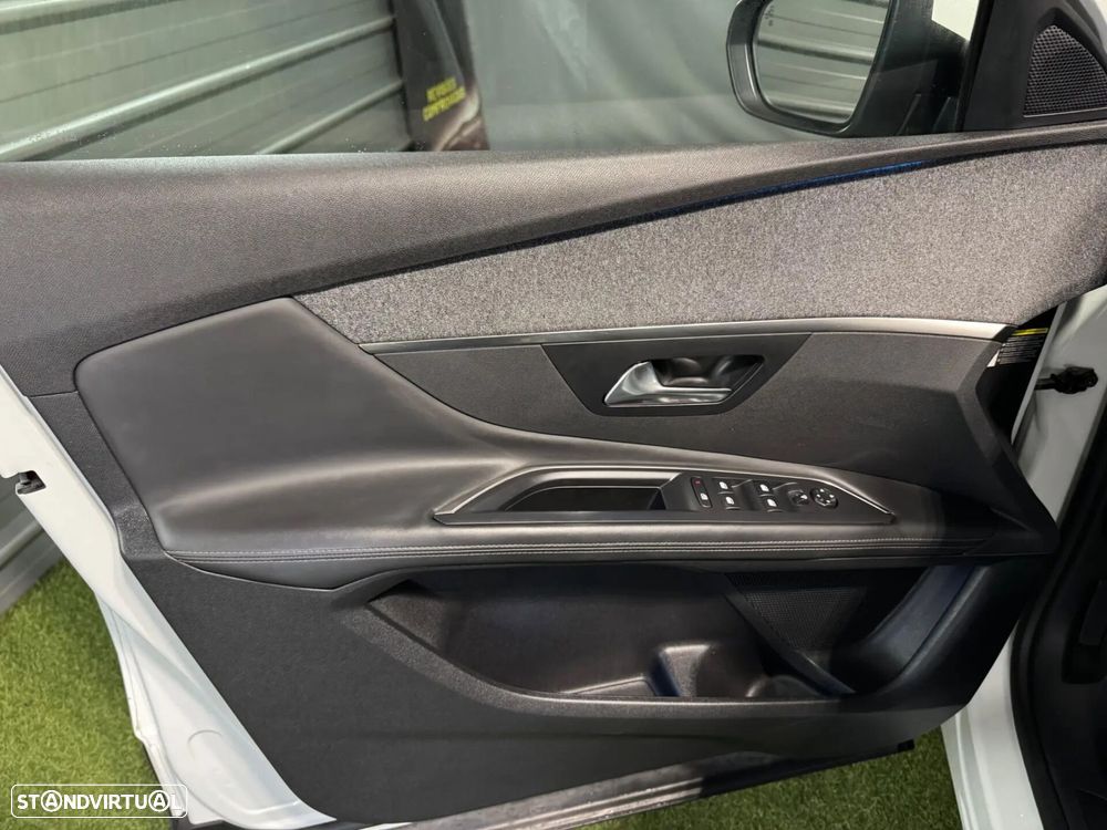 Peugeot 3008 1.2 PureTech Allure Pack - 33