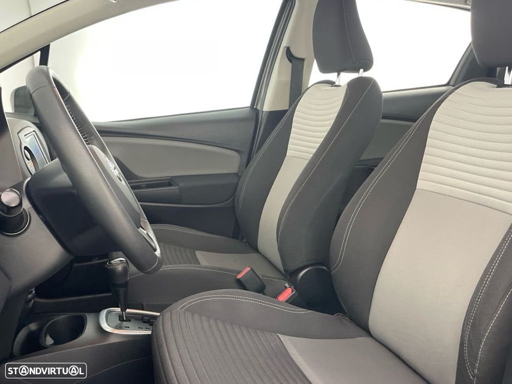 Toyota Yaris 1.5 HSD Active - 18