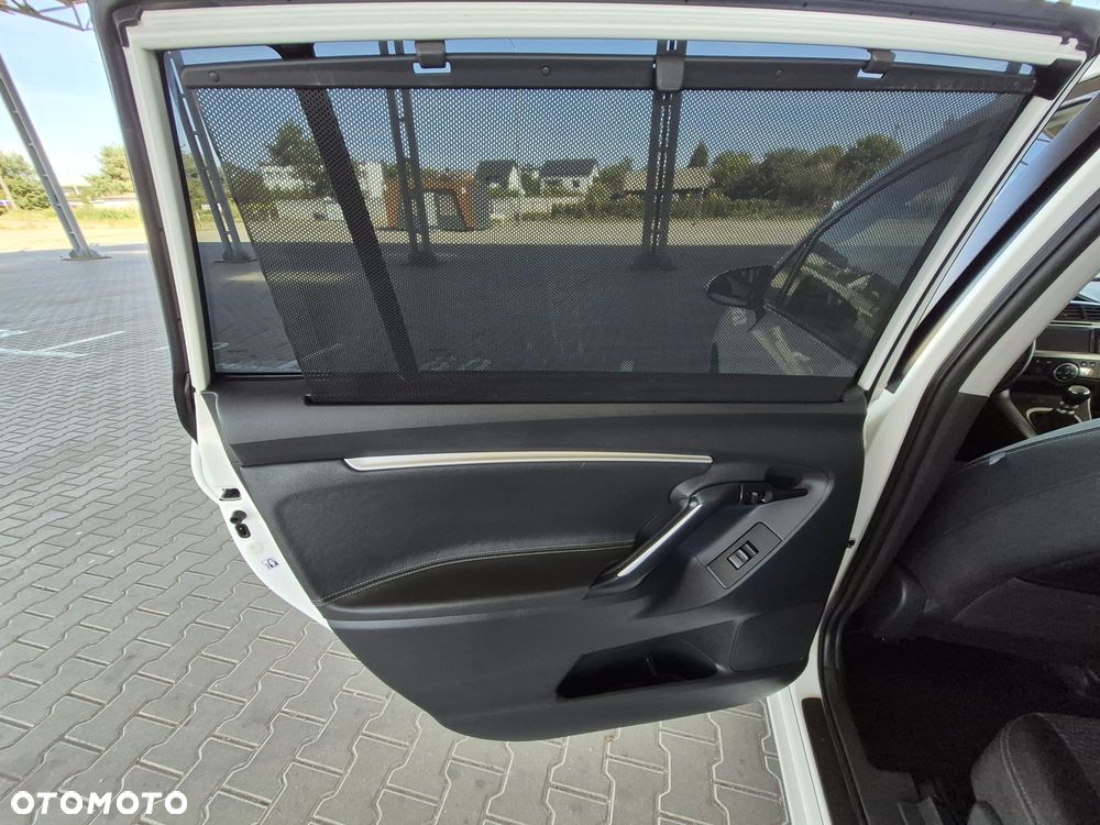 Toyota Verso 1.8 Prestige 7os - 28