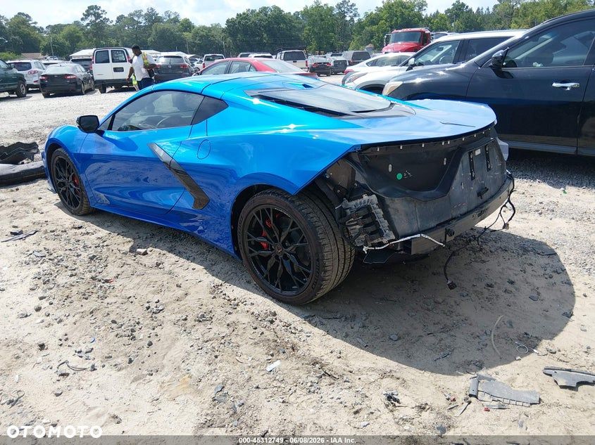 Chevrolet Corvette - 5