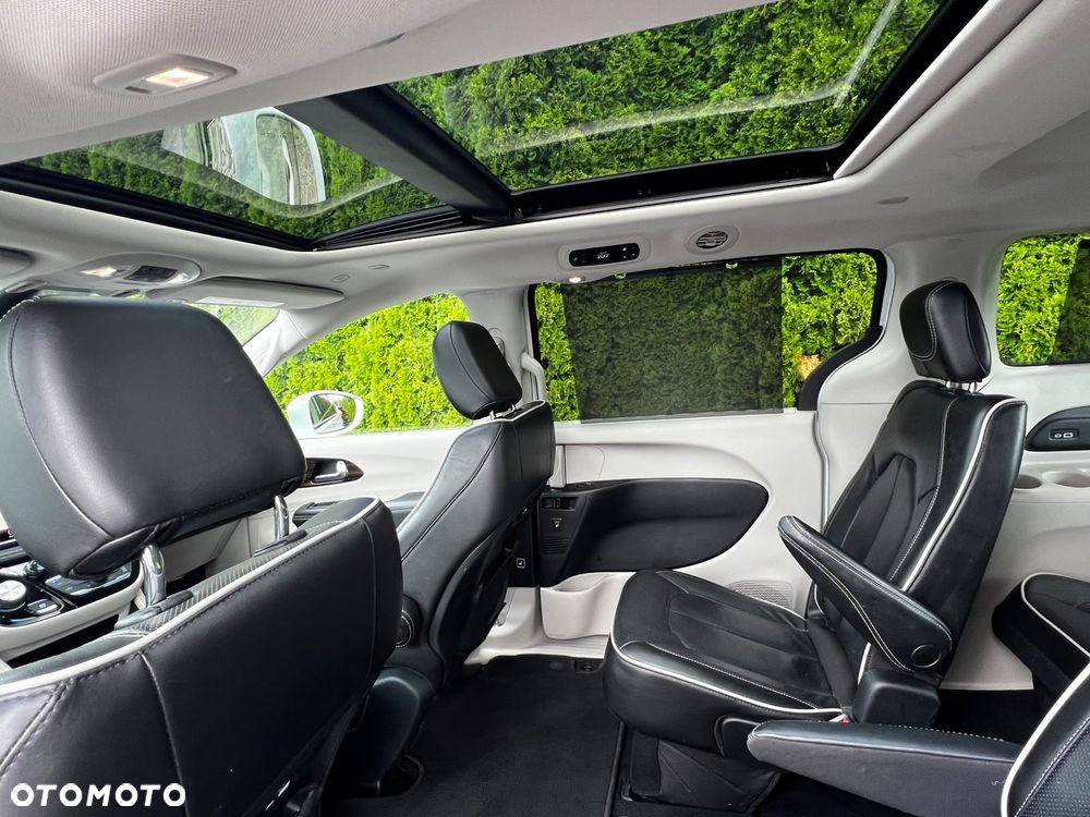 Chrysler Pacifica - 14