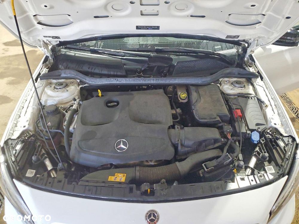 Mercedes-Benz GLA 250 4Matic 7G-DCT - 13