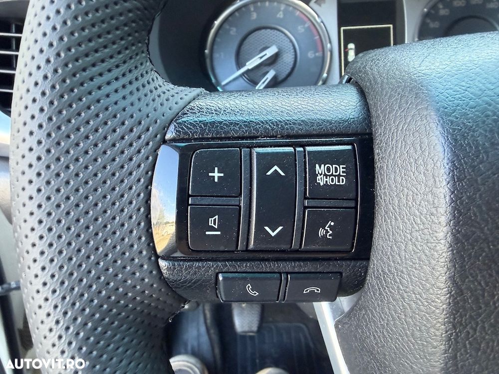 Toyota Hilux - 12
