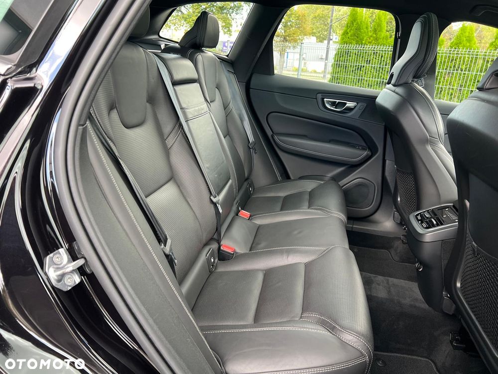 Volvo XC 60 B5 B AWD Inscription - 22
