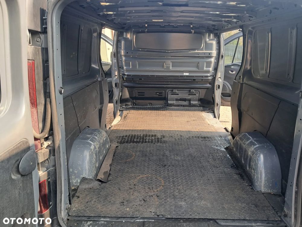 Renault Trafic 2.0 dCi 170 KM - 9