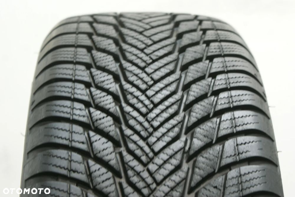 205/60R16 BRIDGESTONE BLIZZAK LM001 , 7mm.