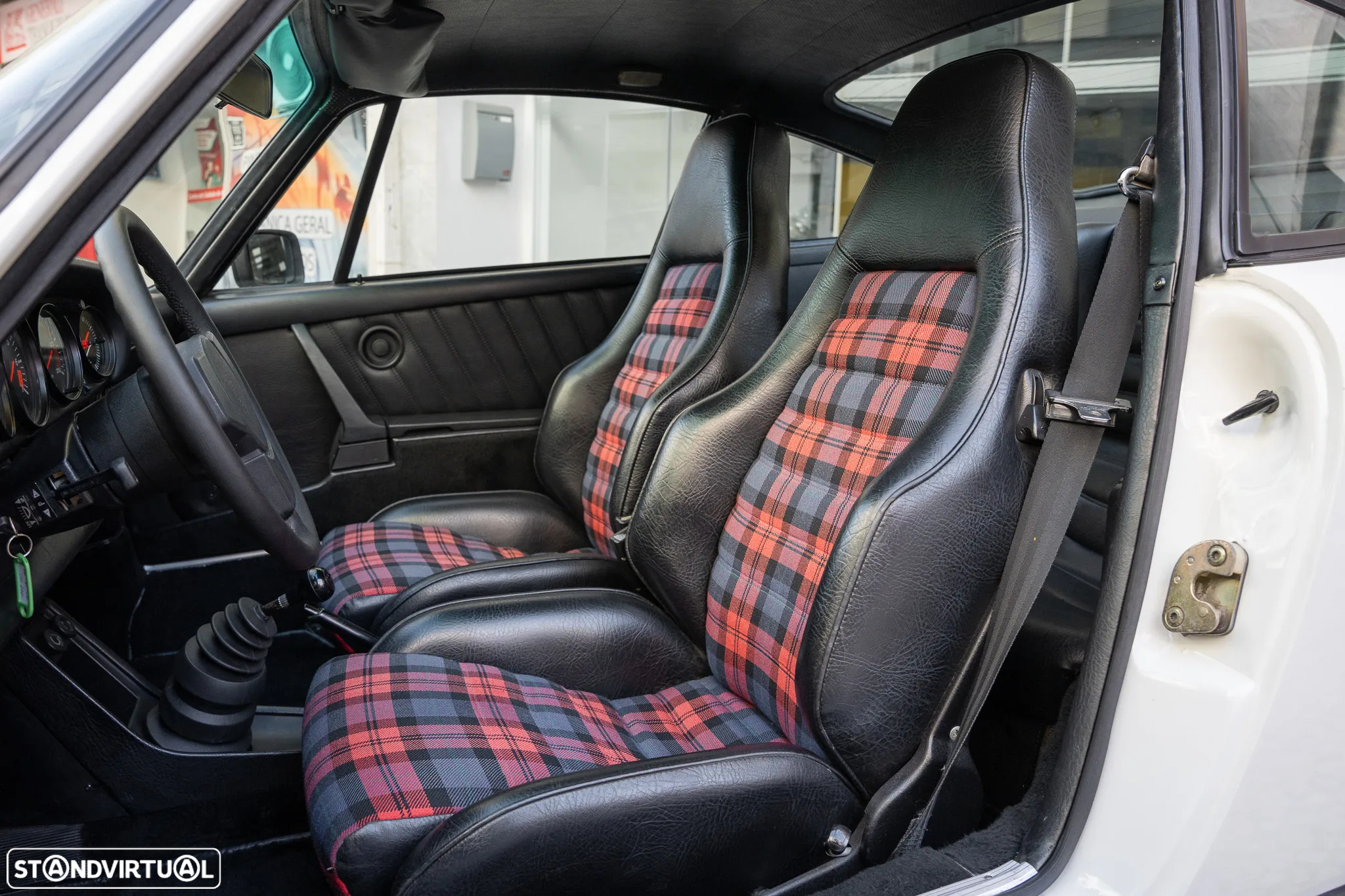 Porsche 911 Série G - 7