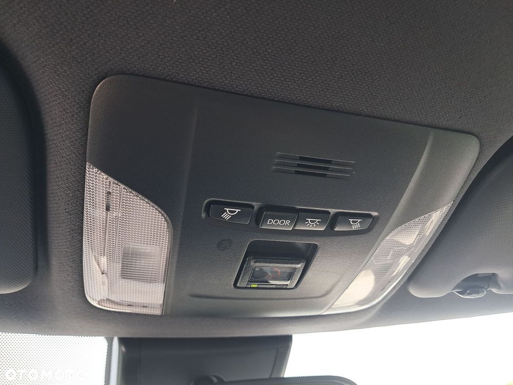 Toyota Corolla 1.8 Hybrid Comfort - 24