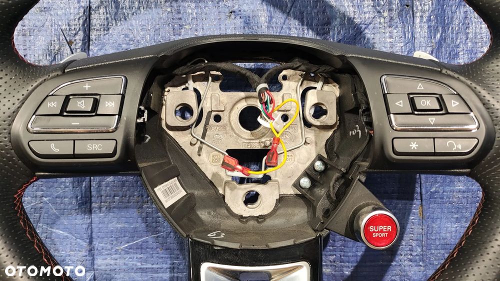 KIEROWNICA MULTIFUNKCYJNA ŁOPATKI SUPER SPORT SKÓRA CZERWONA NIĆ 10572605 ORYGINAŁ BARDZO ŁADNA MG HS - 4