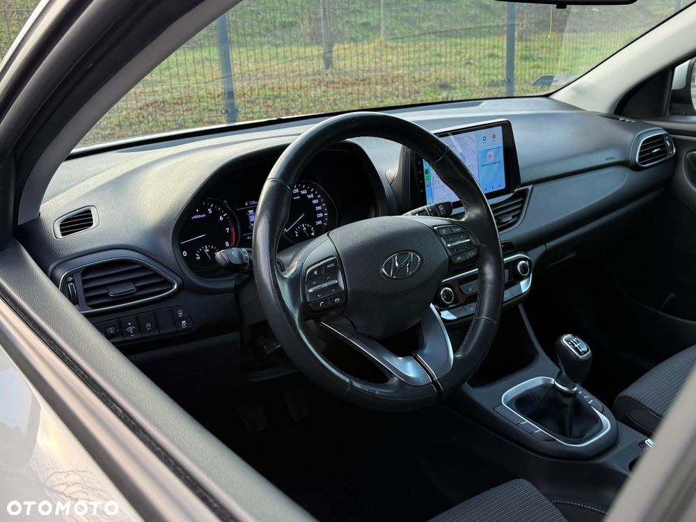 Hyundai i30 1.5 DPI Classic + - 25