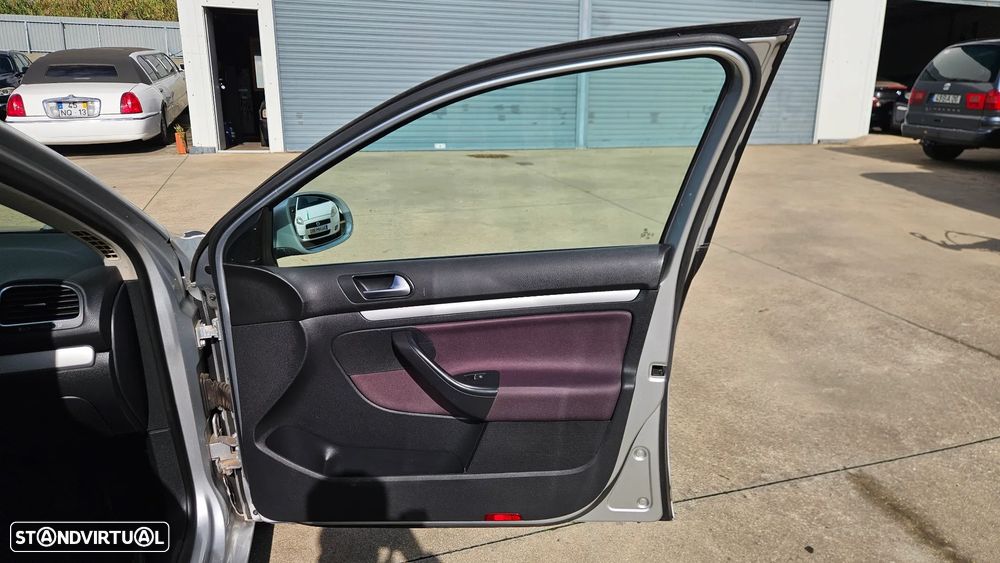 VW Golf Variant 1.6 TDi Highline - 26