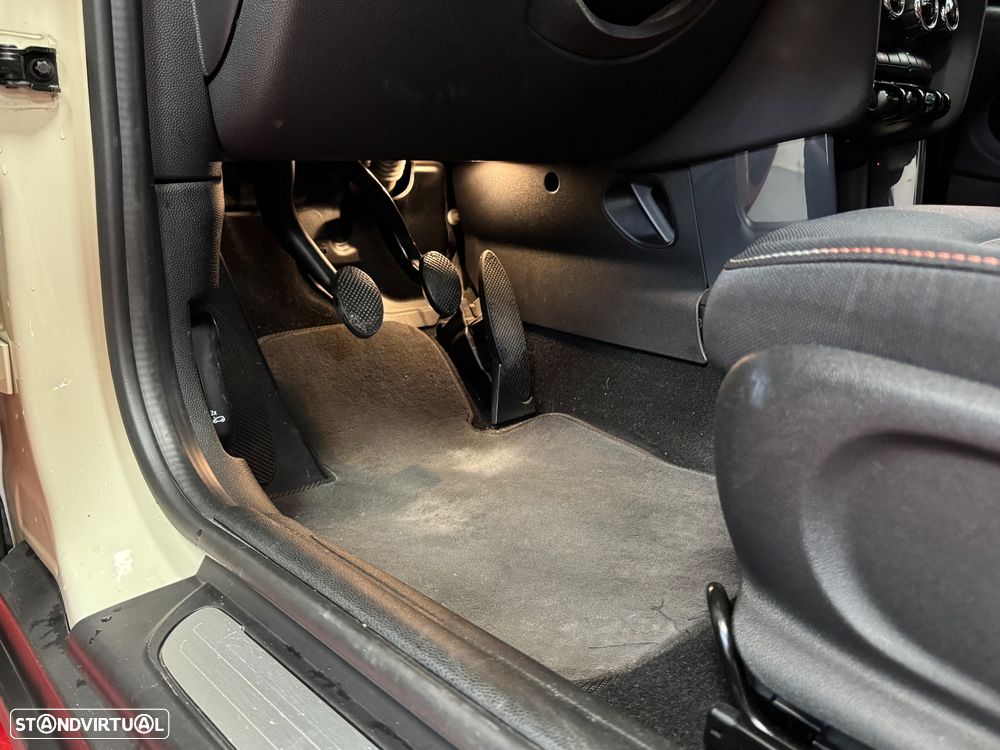 MINI 3 Portas Cooper D Metropolitan - 17