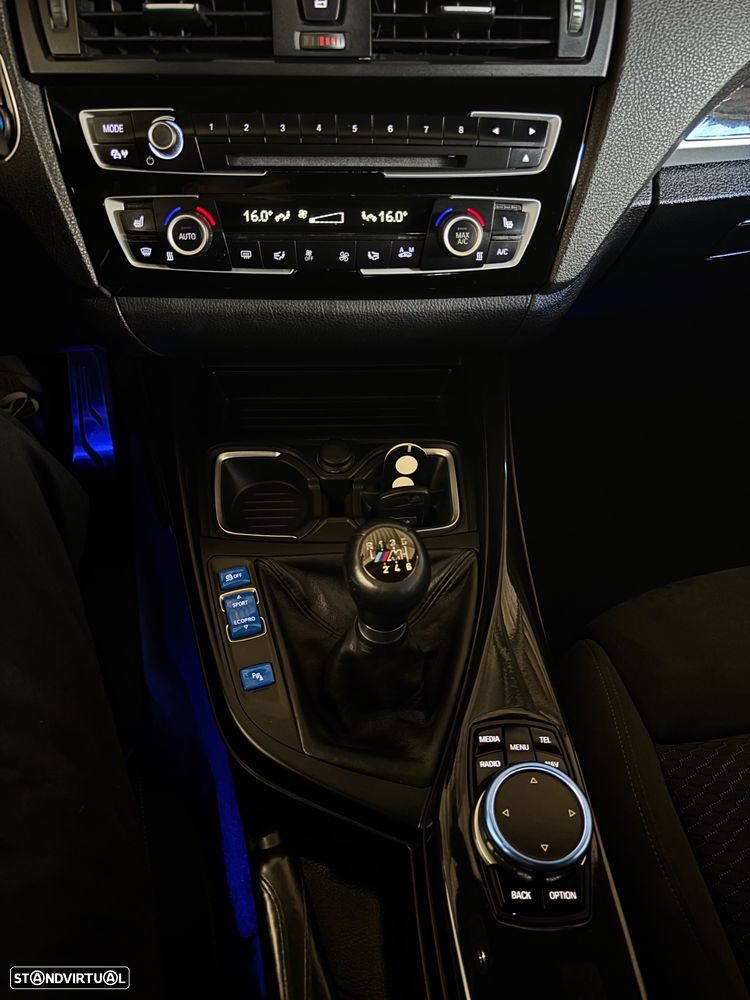 BMW 118 d Pack M - 16