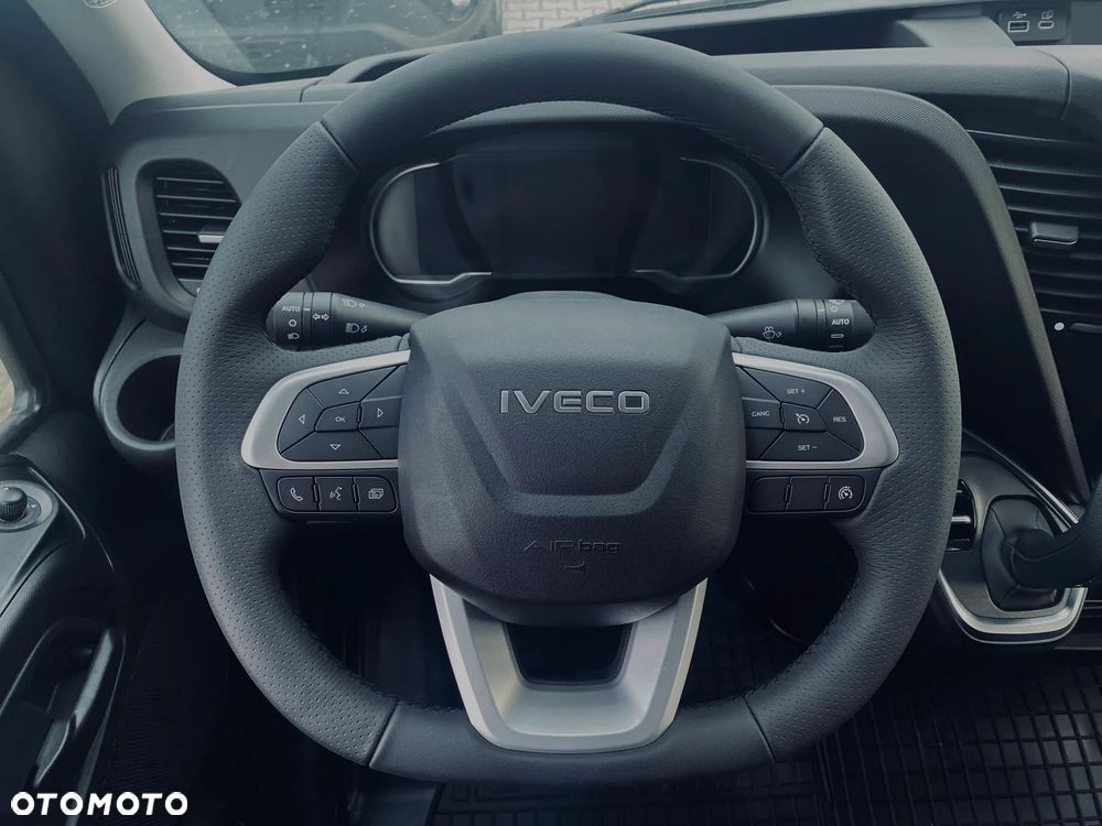 Iveco Daily 35S18HA8 V 3.0 Diesel 180KM AT8 Furgon Brygadowy L4H2 - 5