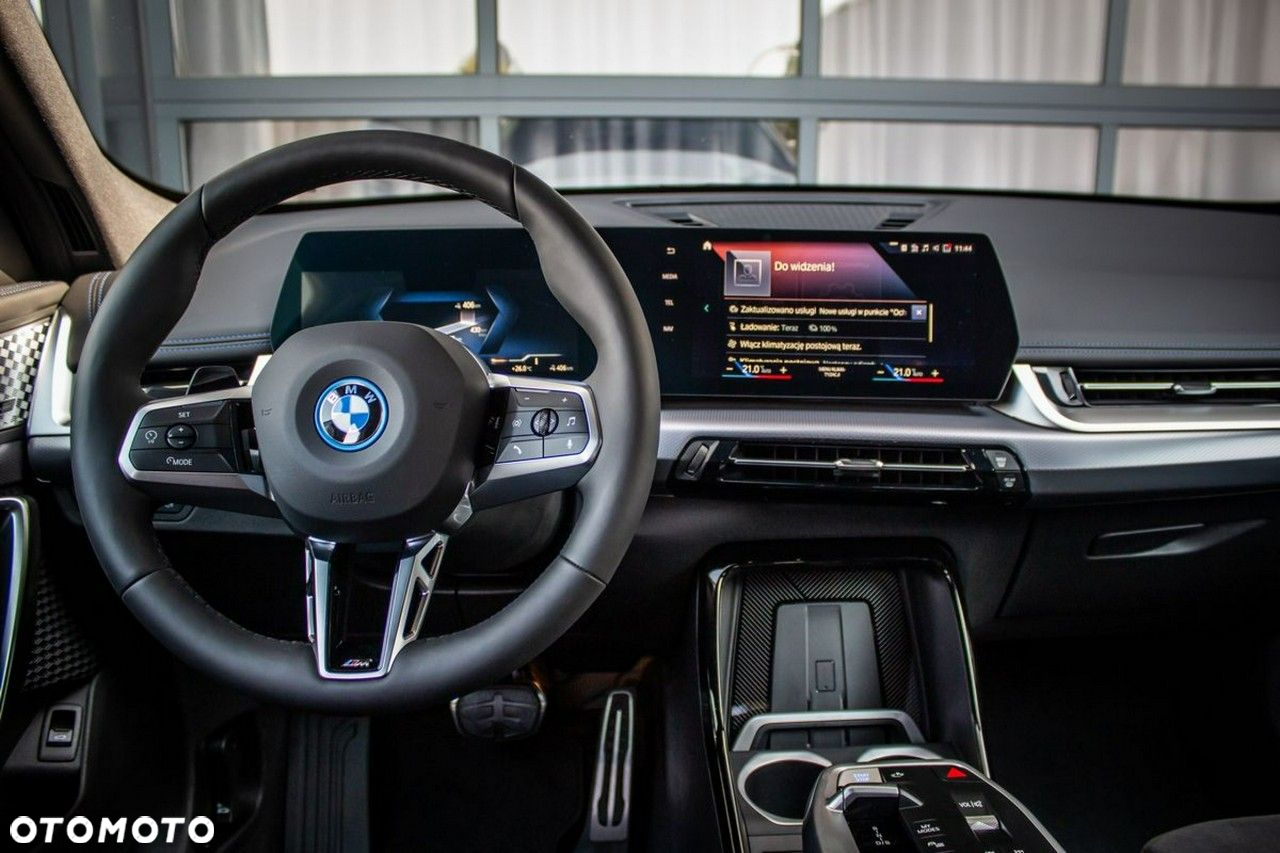 BMW iX1 - 14