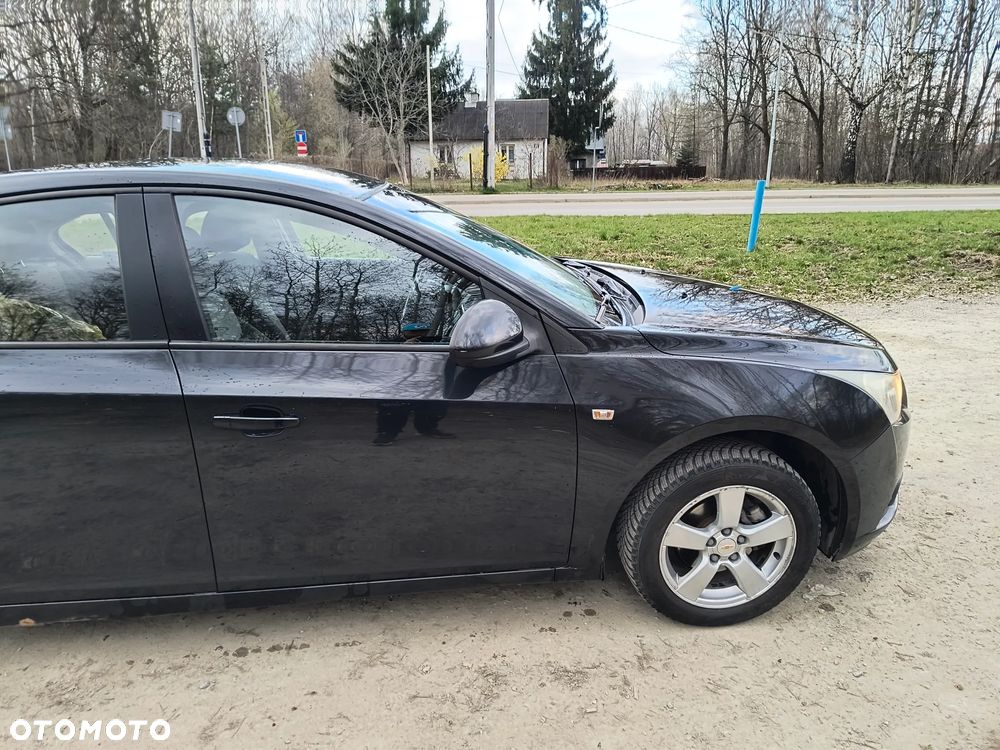 Chevrolet Cruze 1.8 LS - 13