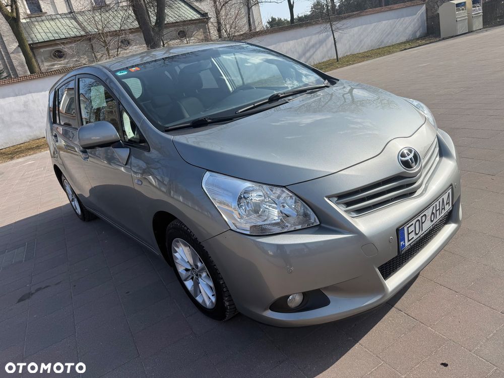 Toyota Verso 2.0 D-4D Travel - 19