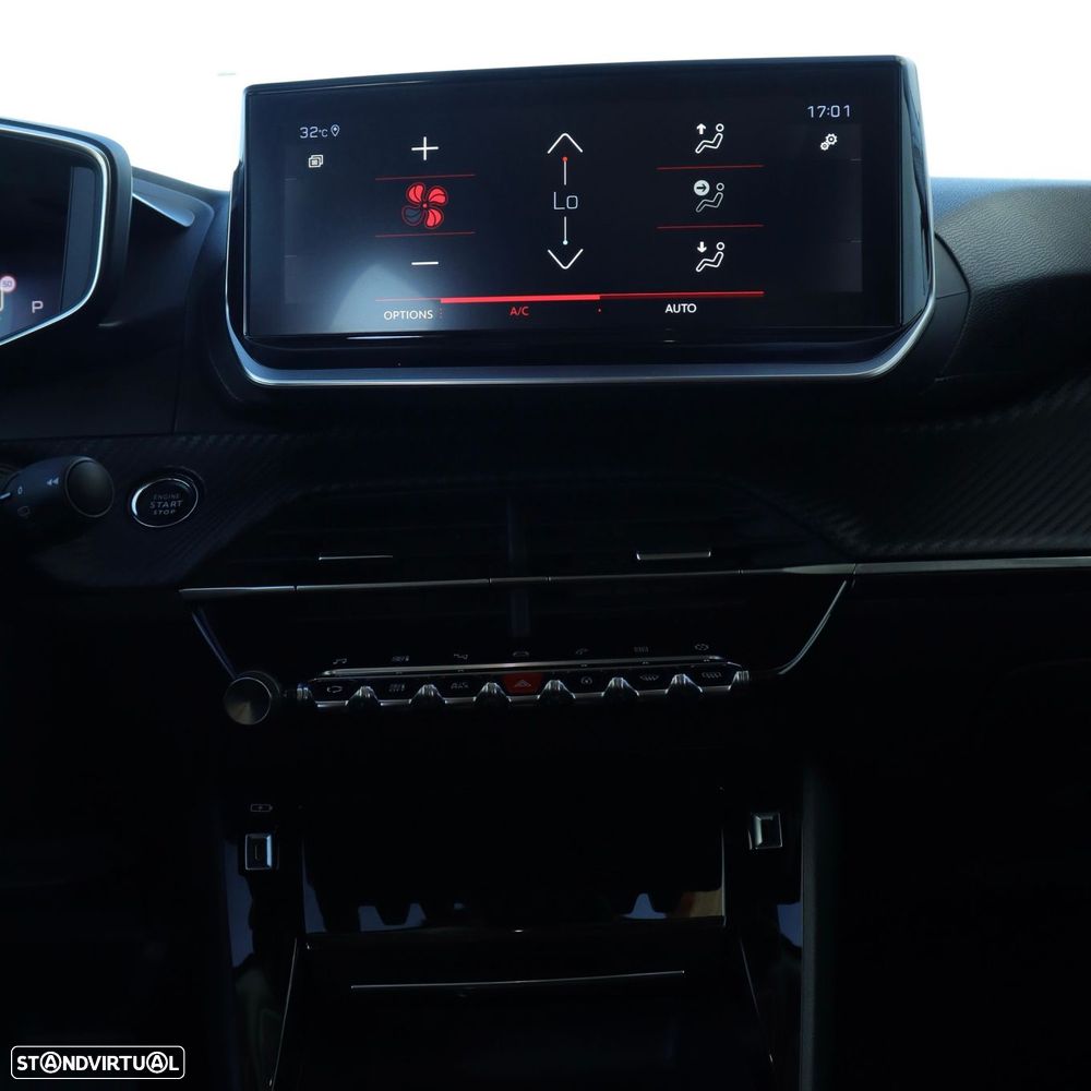 Peugeot 2008 1.2 PureTech Allure Pack EAT8 - 19