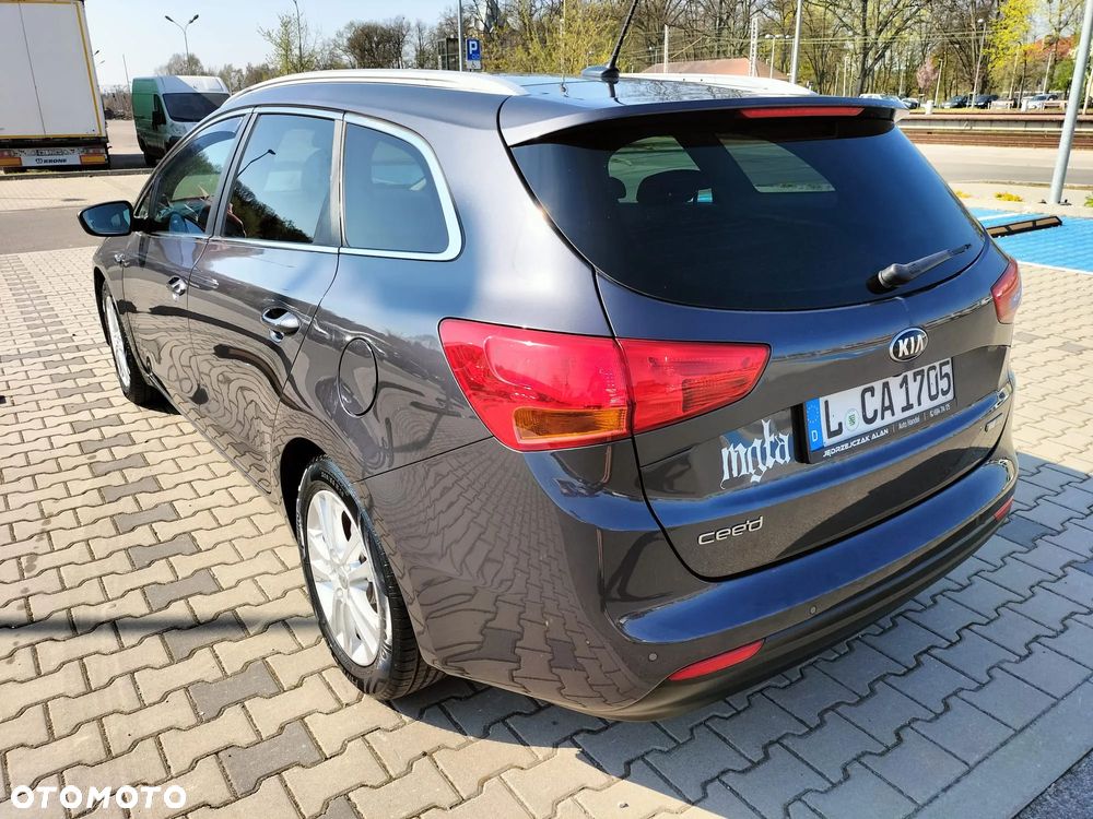 Kia Ceed 1.6 CRDi 128 Platinum Edition - 10