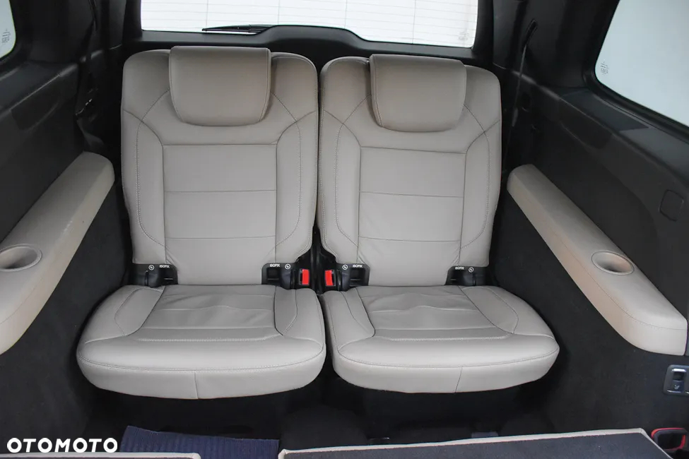 Mercedes-Benz GL 350 BlueTec 4-Matic - 38