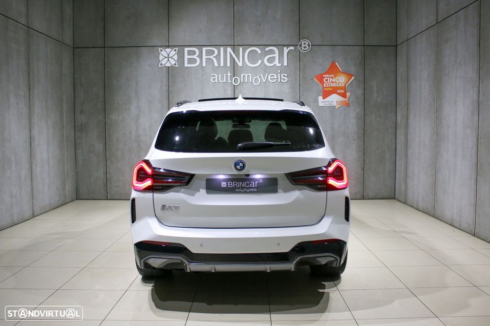 BMW iX3 M Sport Impressive - 12