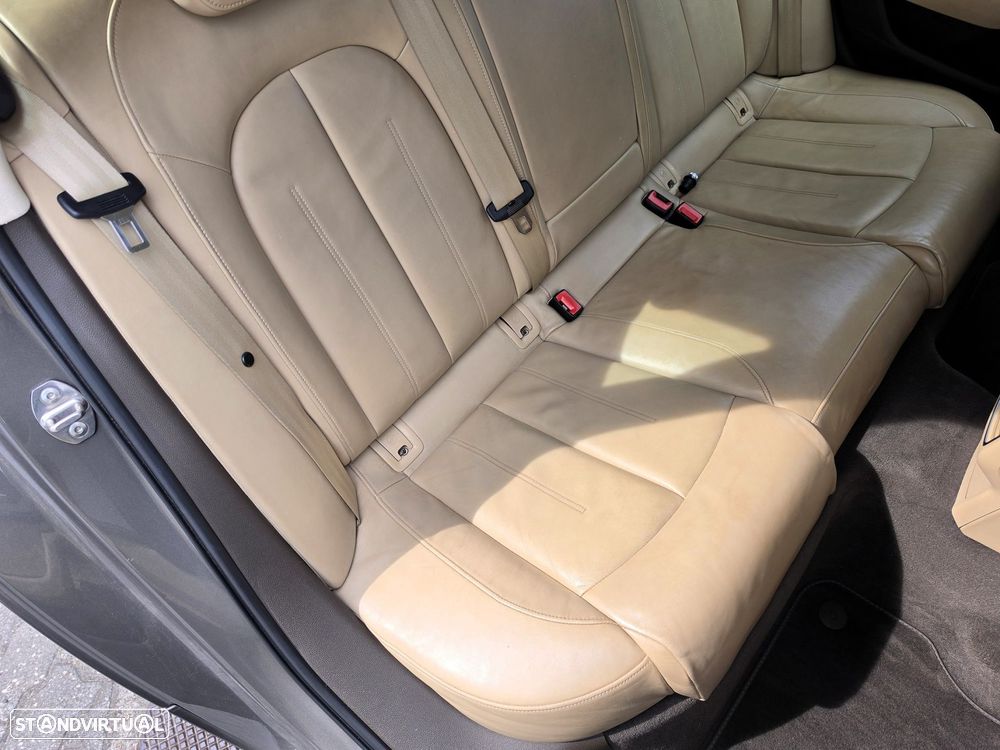 Audi A6 Avant 2.0 TDi Exclusive Multitronic - 39