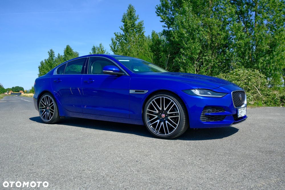 Jaguar XE 25t Prestige - 14