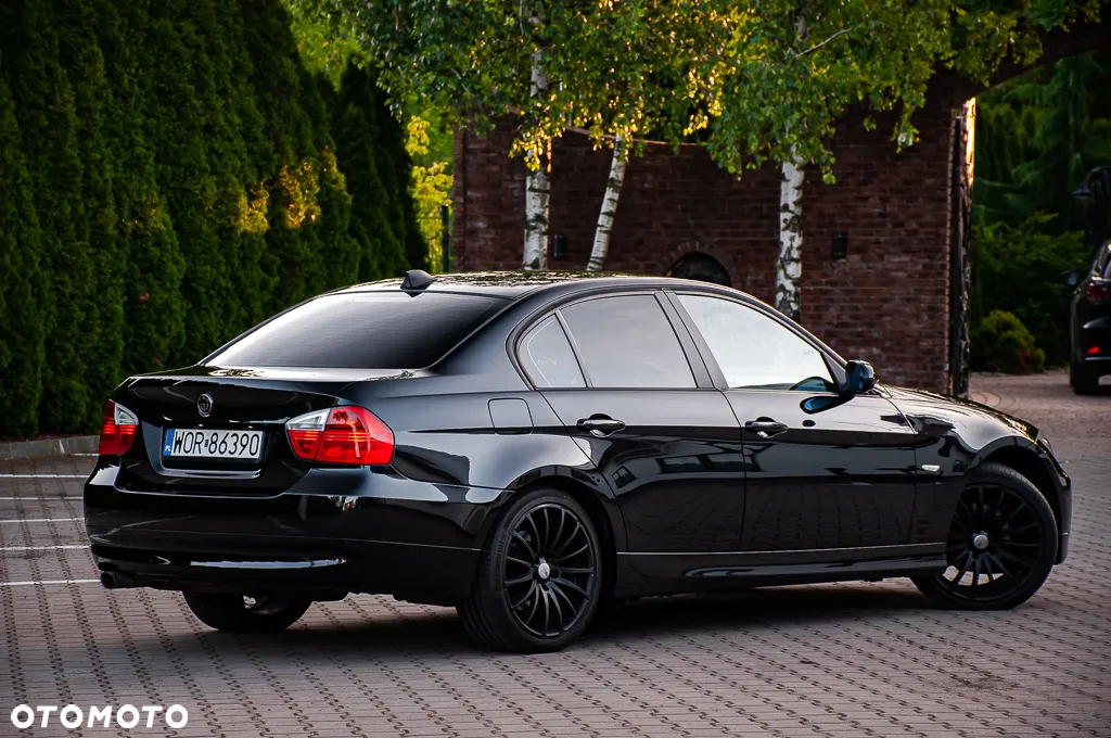 BMW Seria 3 318i Edition Sport - 16
