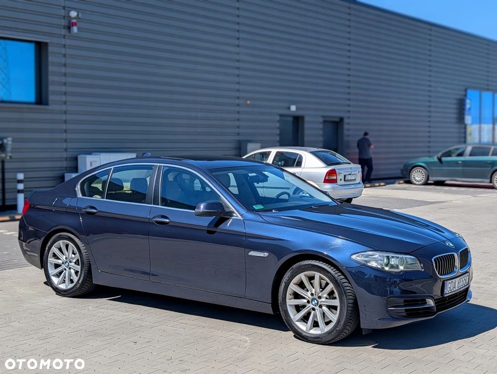 BMW Seria 5 535i xDrive Sport-Aut Luxury Line - 7