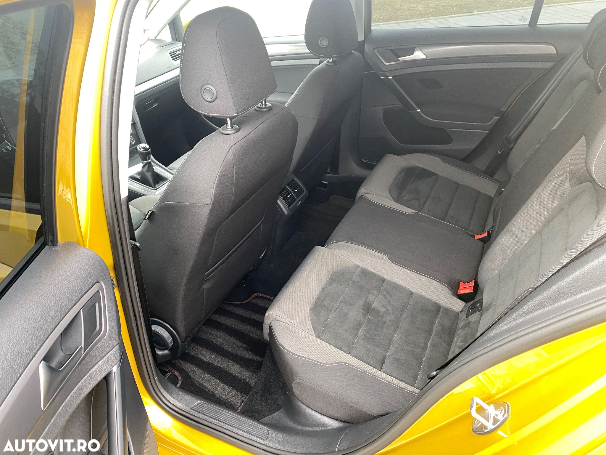 Volkswagen Golf 1.0 TSI (BlueMotion Technology) Comfortline - 19