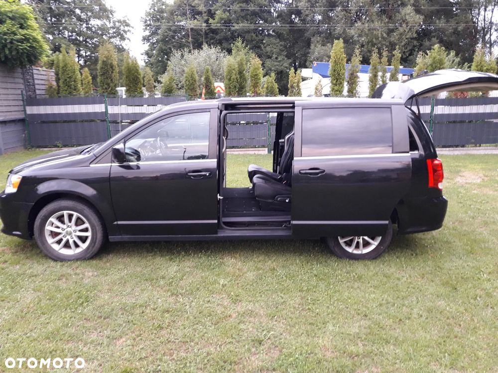 Dodge Grand Caravan - 8