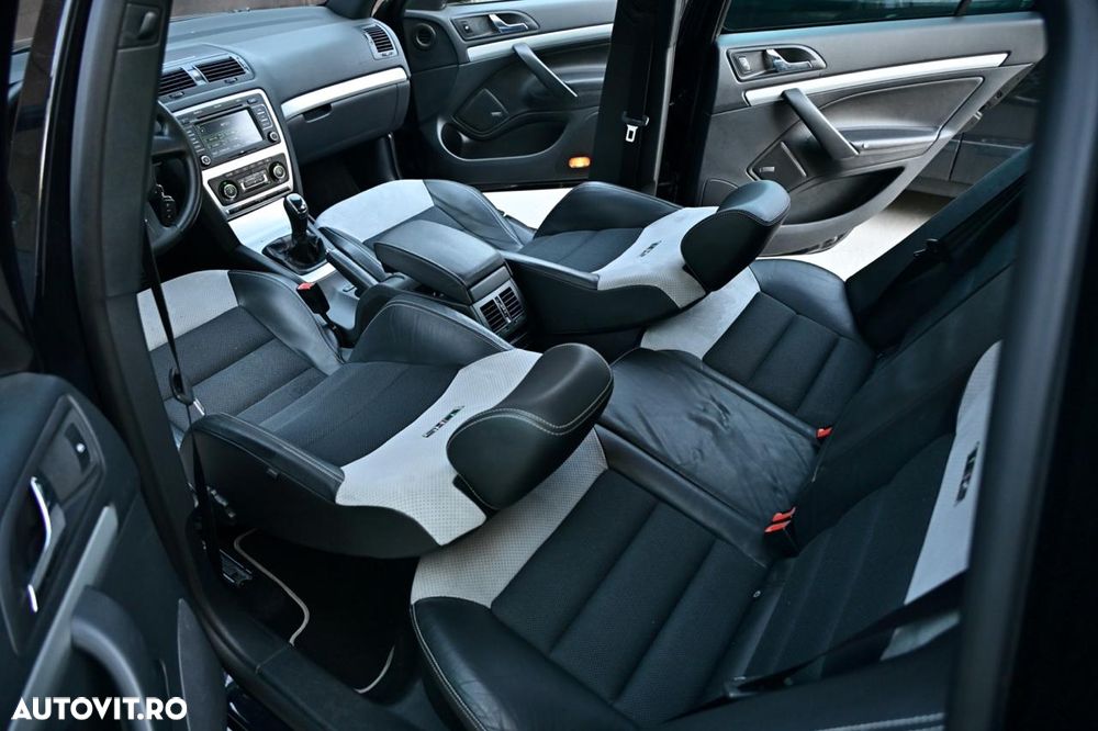 Skoda Octavia 2.0 TDI DPF RS - 12