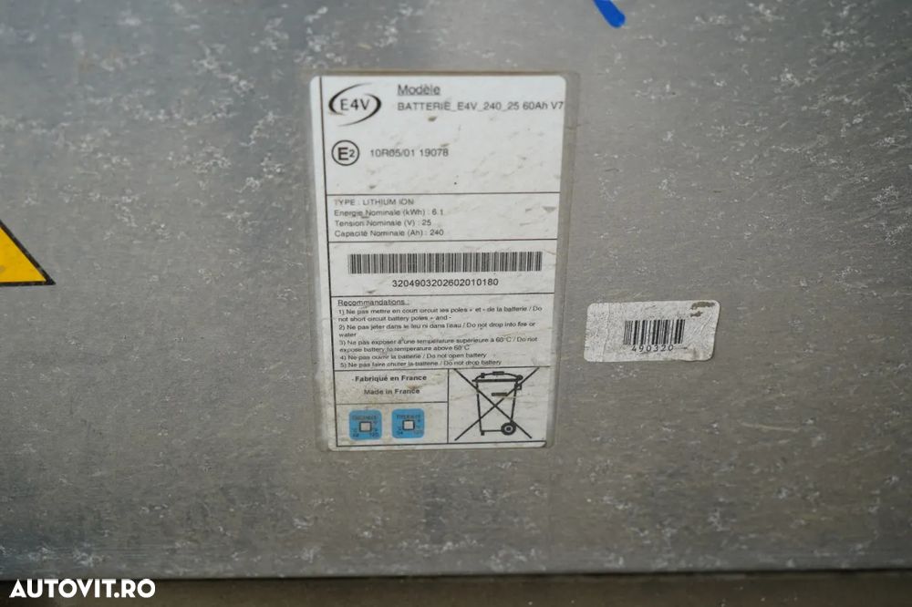 Magyar / REZERVOR ALIMENTE / 30.000 L / AXĂ RIDICATĂ / AXĂ DE DIRECȚIE / - 24