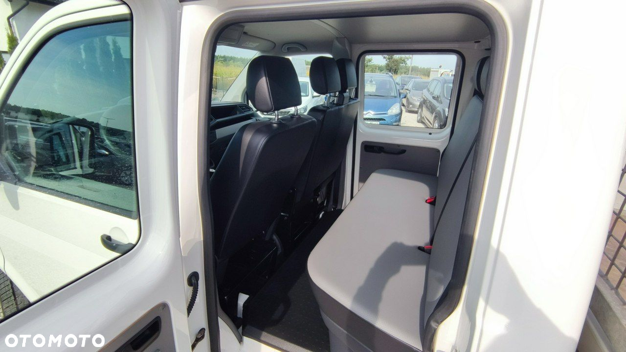 Volkswagen Transporter - 25