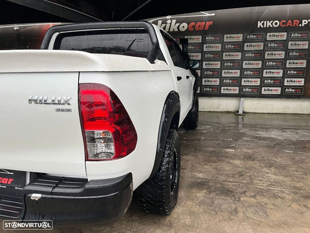 Toyota Hilux 2.4 D-4D 4WD CD Tracker S CA - 8