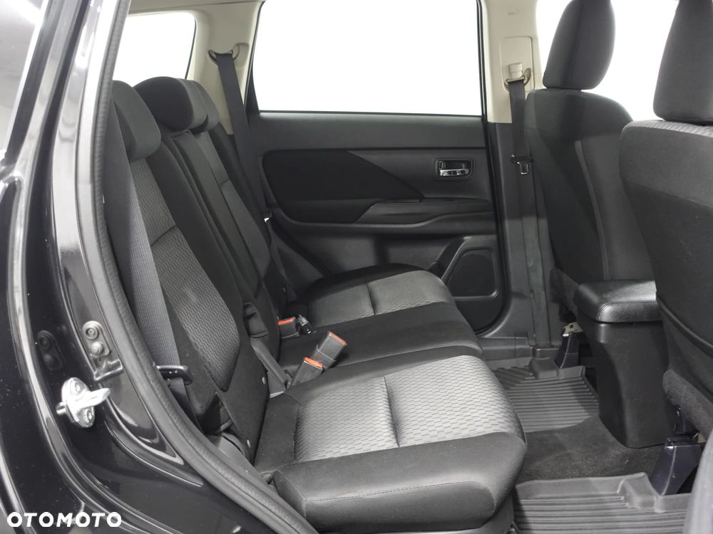 Mitsubishi Outlander 2.2 DI-D 4WD Invite - 25