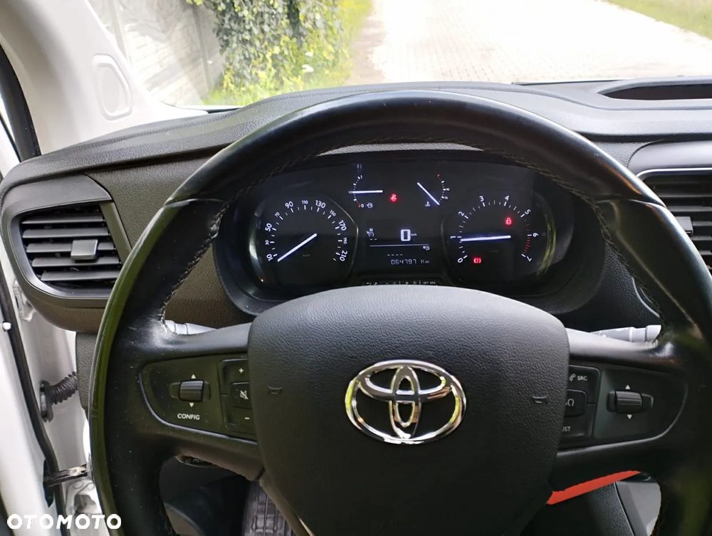 Toyota ProAce Kombi 1.5 D-4D Medium 2,7t - 14