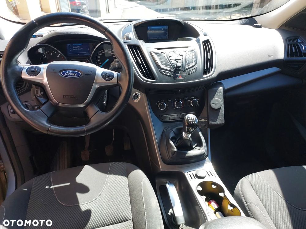 Ford Kuga - 10