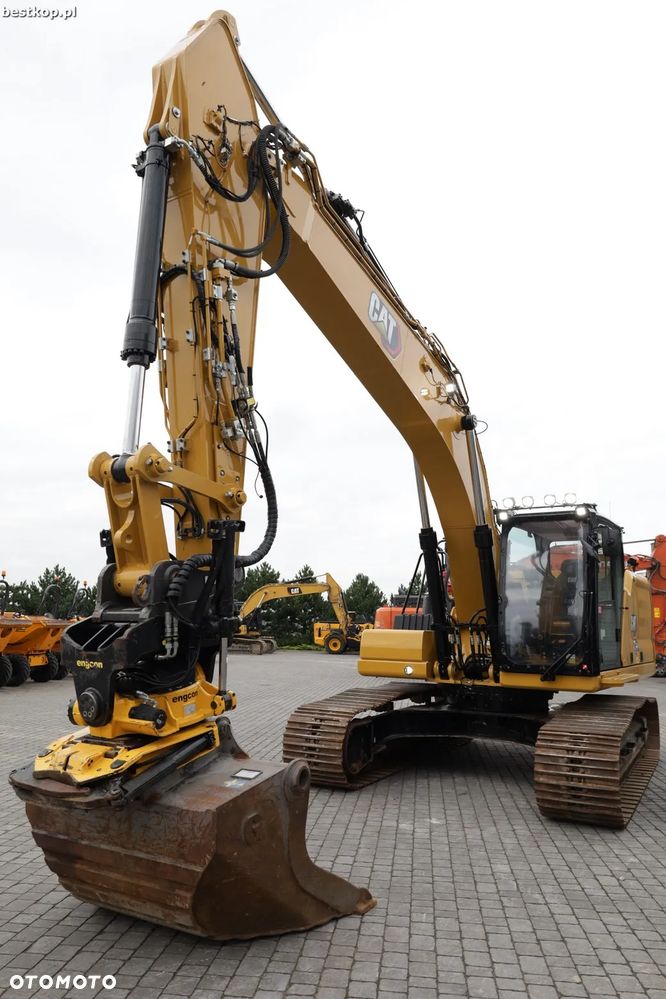 Caterpillar CAT 326 - 17