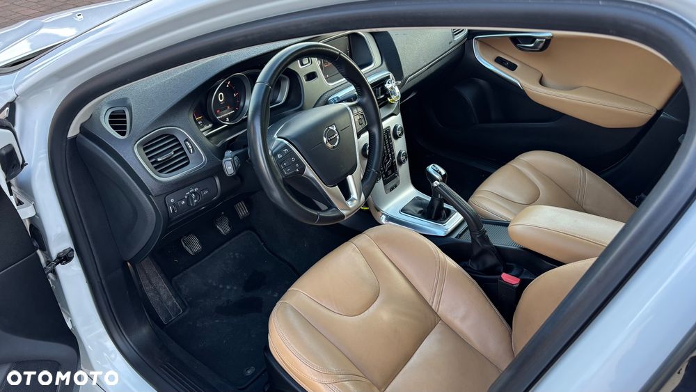 Volvo V40 D2 Inscription - 16