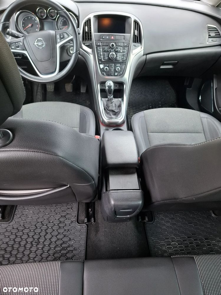 Opel Astra 1.4 T Cosmo - 11