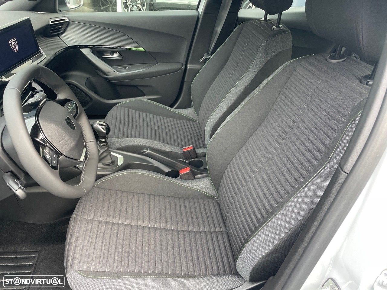 Peugeot e-2008 - 9