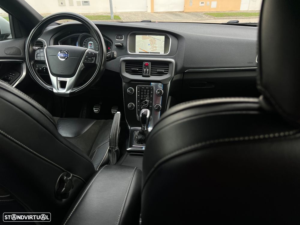 Volvo V40 D2 R Design - 13