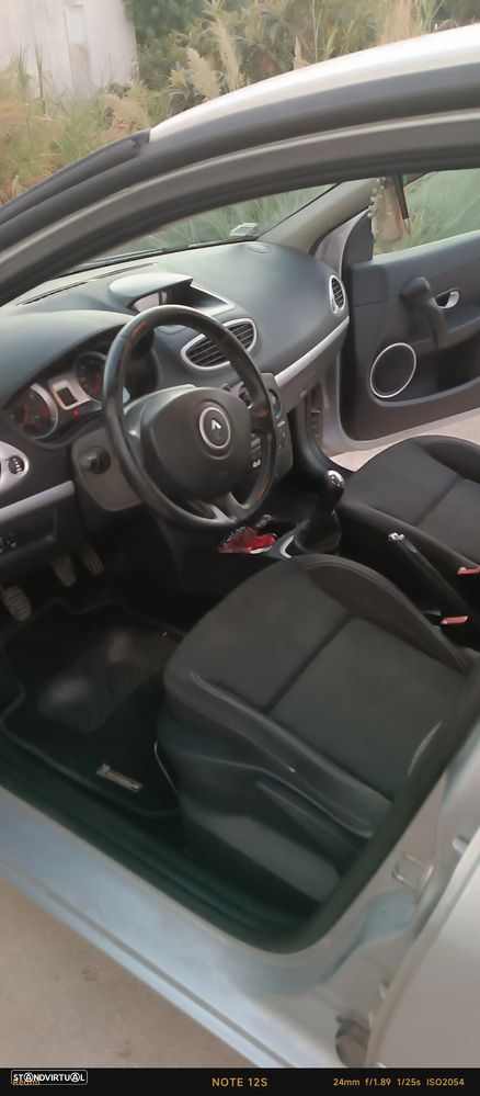 Renault Clio 1.2 16V Confort - 10