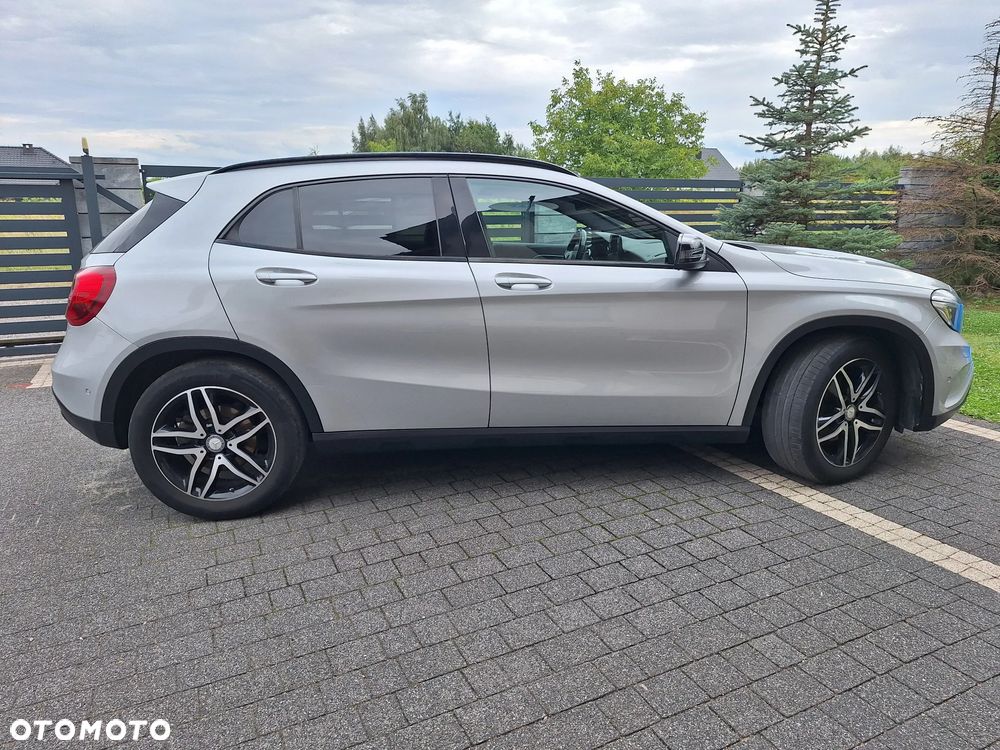 Mercedes-Benz GLA 200 d - 8