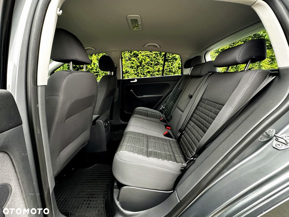 Volkswagen Golf Plus 1.9 TDI DPF Tour Edition - 31