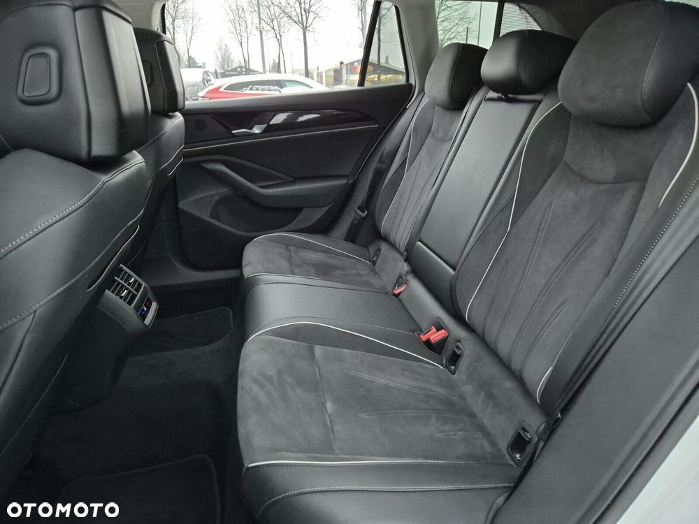 Volkswagen Passat - 14