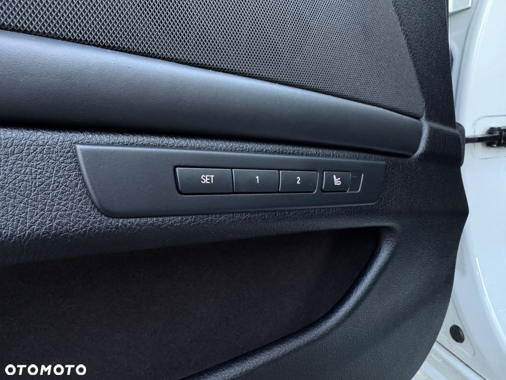 BMW Seria 5 535i Sport-Aut Modern Line - 17