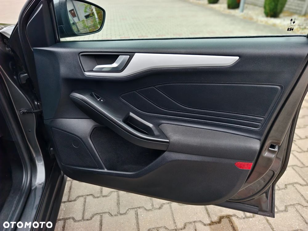 Ford Focus 1.5 EcoBoost STart-Stopp-System TITANIUM - 19